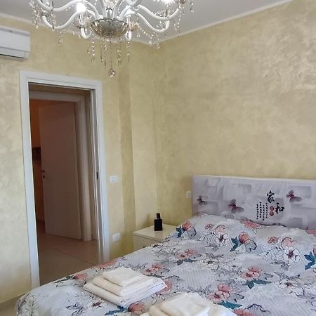 Oltre Confine Fronte Mare Villa Marina Di Montenero Exterior foto